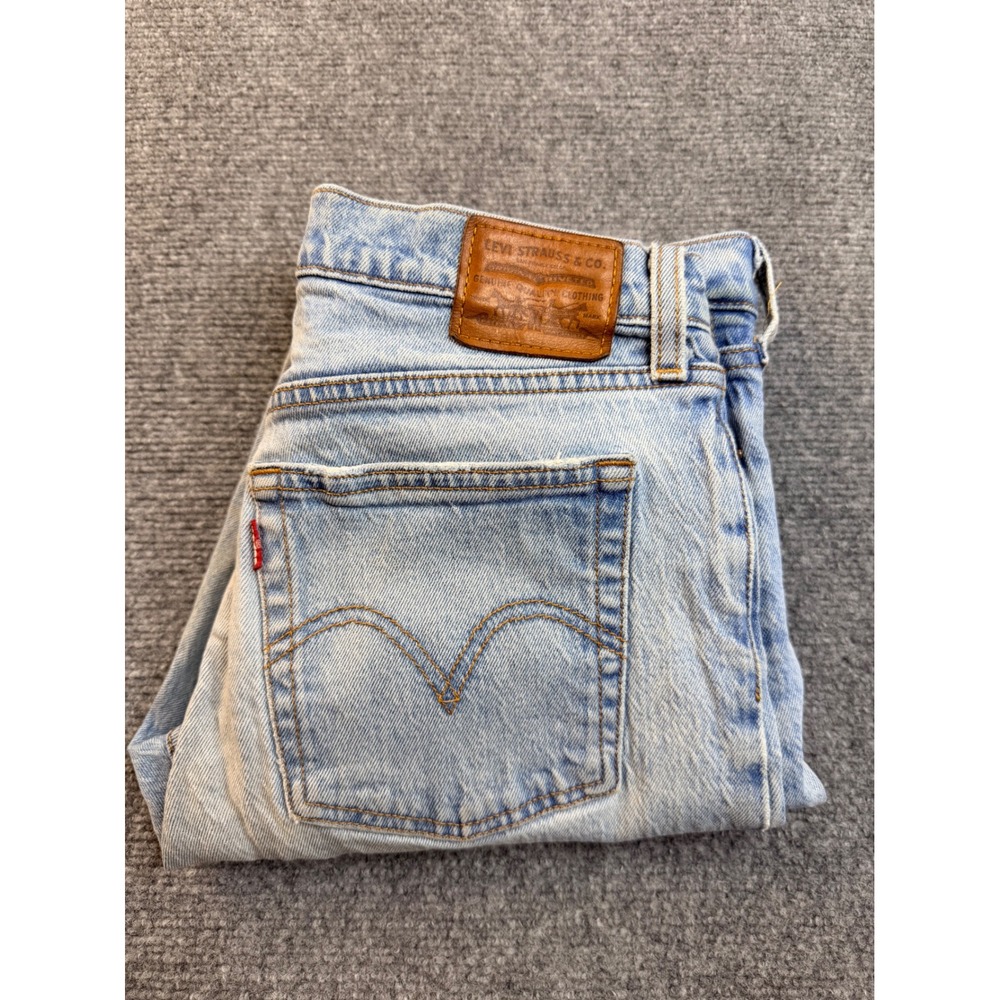 Levi's Premium Wedgie Straight Jeans Size 28 Light Wash Blue High Rise Denim